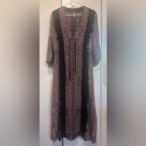 Free People Boho Black And Mauve Maxi Paisley Dress Size S - Picture 1 of 13